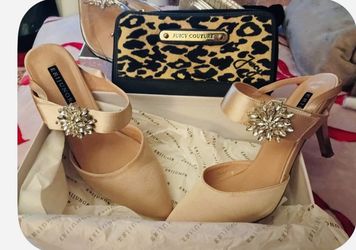 GORGEOUS HEELS NUDE WITH RHINESTONE ACCENT $20.0