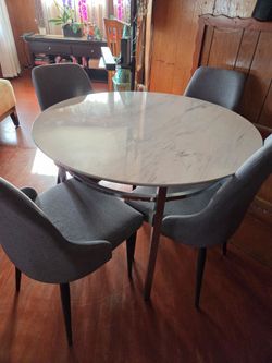 Dining table set