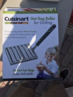 Hot dog roller