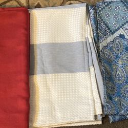 4 Washable shower curtains