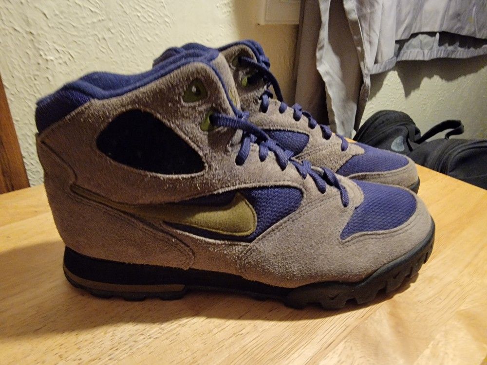 Vintage Nike Boots