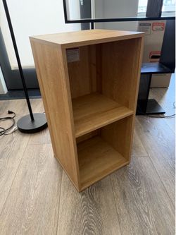 Small light wood bookcase/cubbies