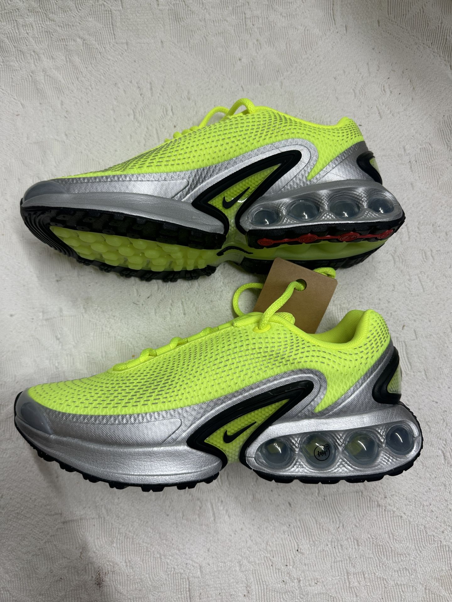 Nike Air Max Dn Shoes Men’s 7 (DV3337-700, Volt/Volt Glow/Sequoia/Black)