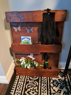 Farmhouse garden decor