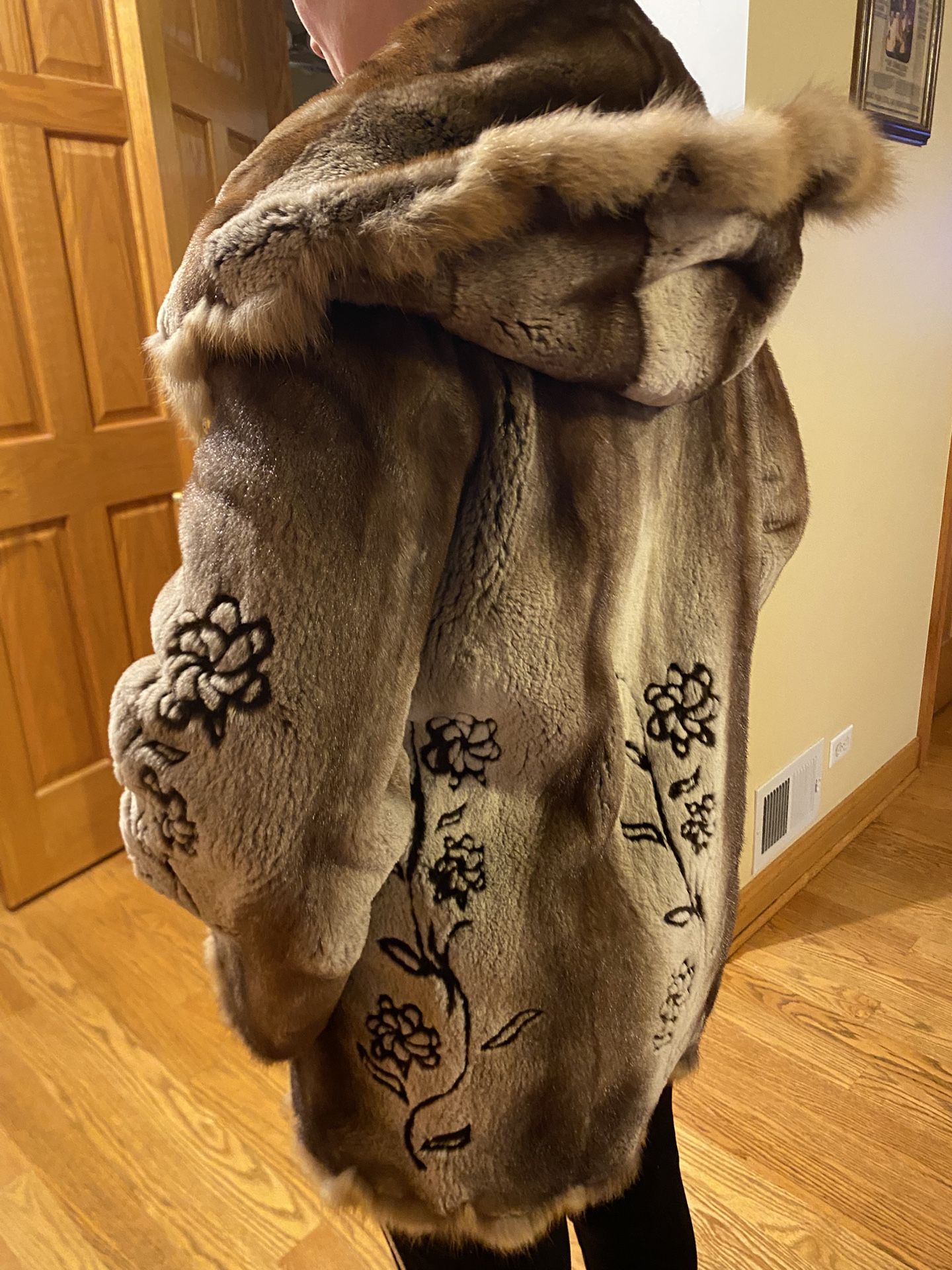 Genuine Mink Coat Size M Made In Italy - Brand  New