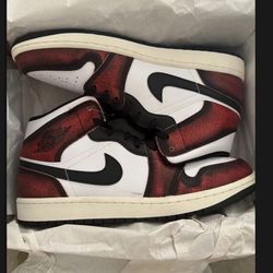 Size 10 - Air Jordan 1 SE Mid Wear-Away