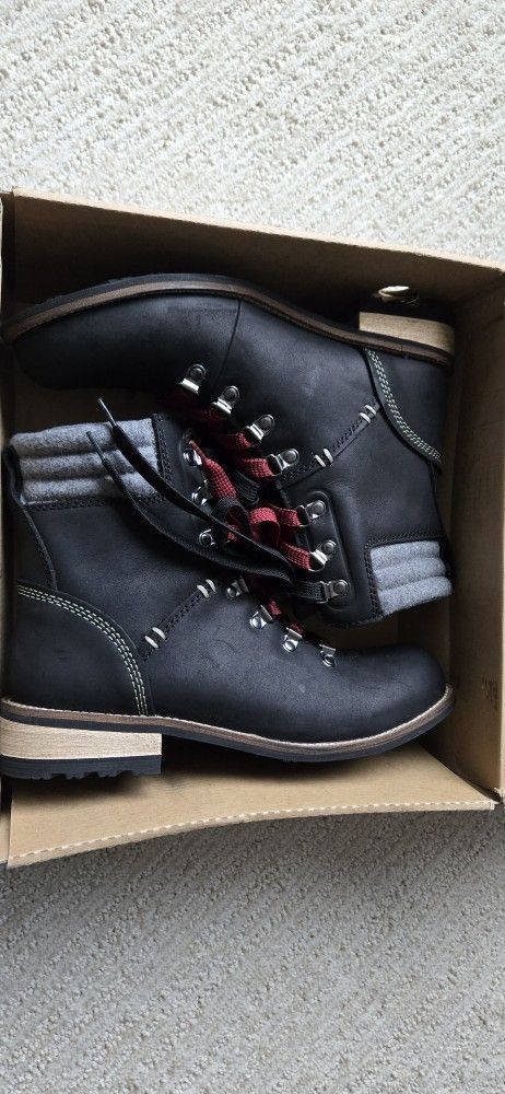 New Size 9 Women's Kodiak Waterproof Insulated Black Surrey Boots