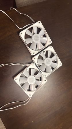 3 white rgb Nzxt fans