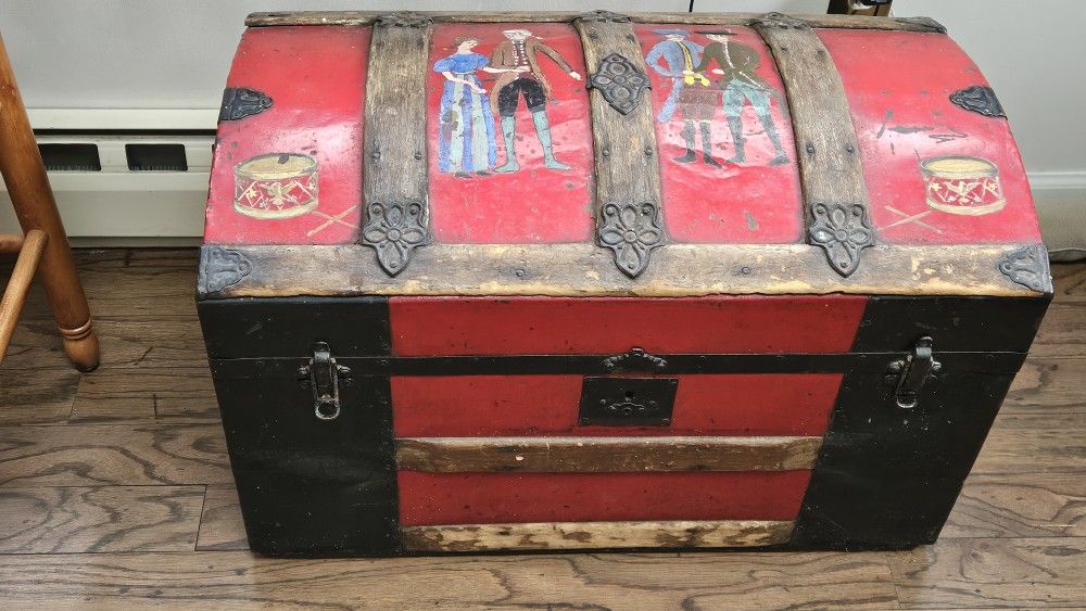 Antique Dome Top Trunk