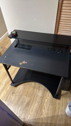 Gaming desk