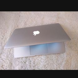 Apple MacBook Air 11" Intel  Charger Included