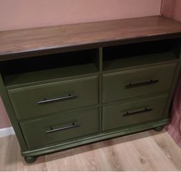 Entertainment unit