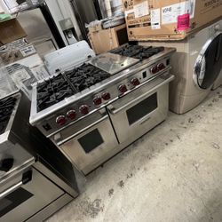 48” WOLF RANGE WITH 6 BURNERS AND GRIDDLE 