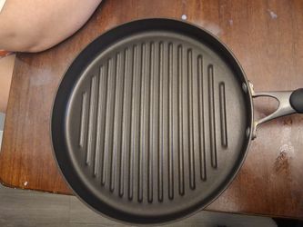 Calphalon Nonstick Round Grill Pan with Handle
