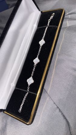 Clover bracelet