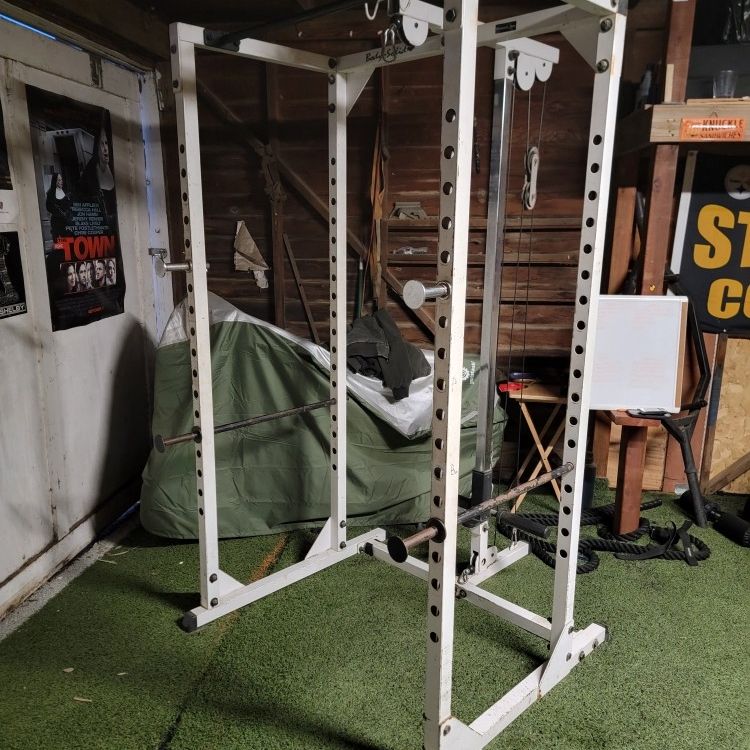 Workout Cage w/cable