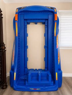 Hot Wheels Twin Car Bed Frame – Excellent Condition