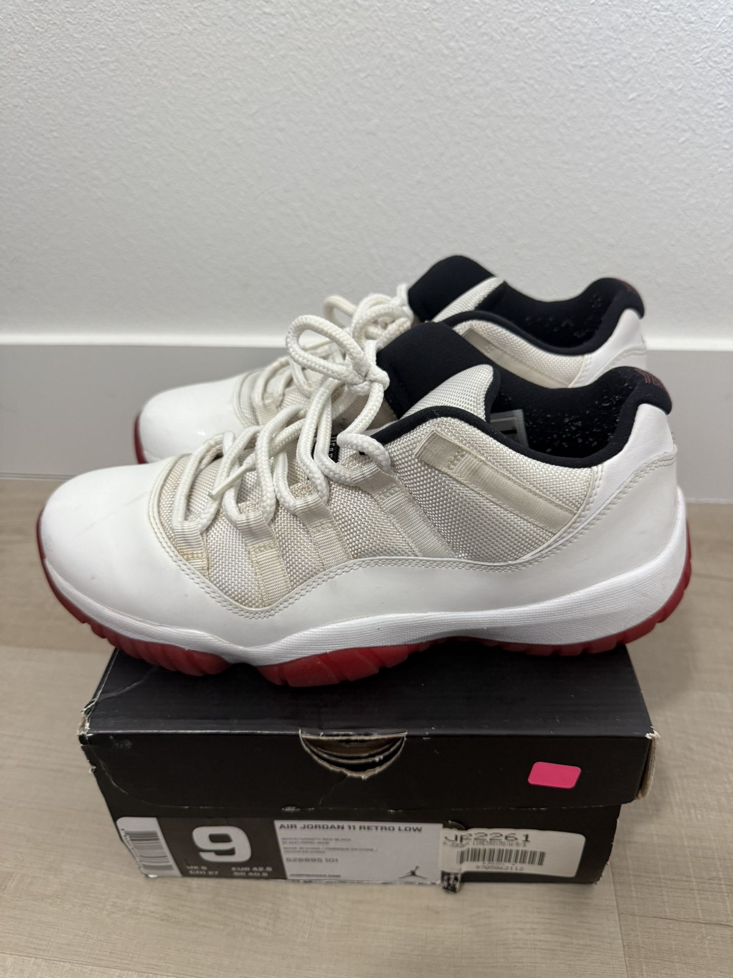 Nike Air Jordan 11 Retro Low Cherry 2011 Sz 9