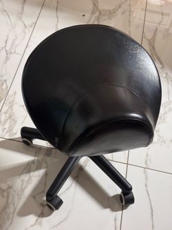 Saddle stool