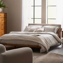 CB2 Drommen Acacia Wood Platform