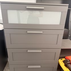 Bedroom furniture set