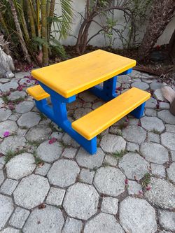 Kids picnic table