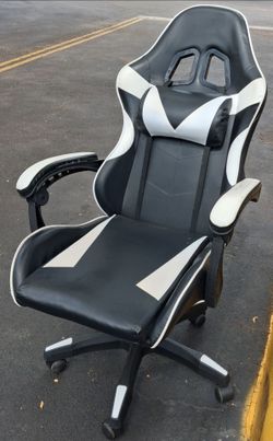 Flash Furniture X20 Black Contemporary Adjustable Height Swivel Faux Leather Gaming Chair