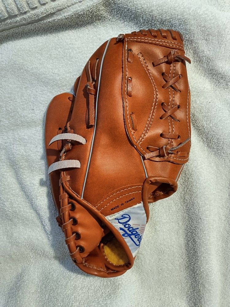 The Boys 2006 Dodgers Youth Glove 11" - fits On Right Hand - New-Vintage-Rare