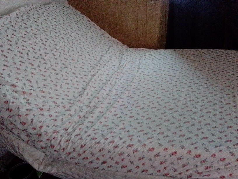 ELECTRIC MEDICAL BED FULL SIZE