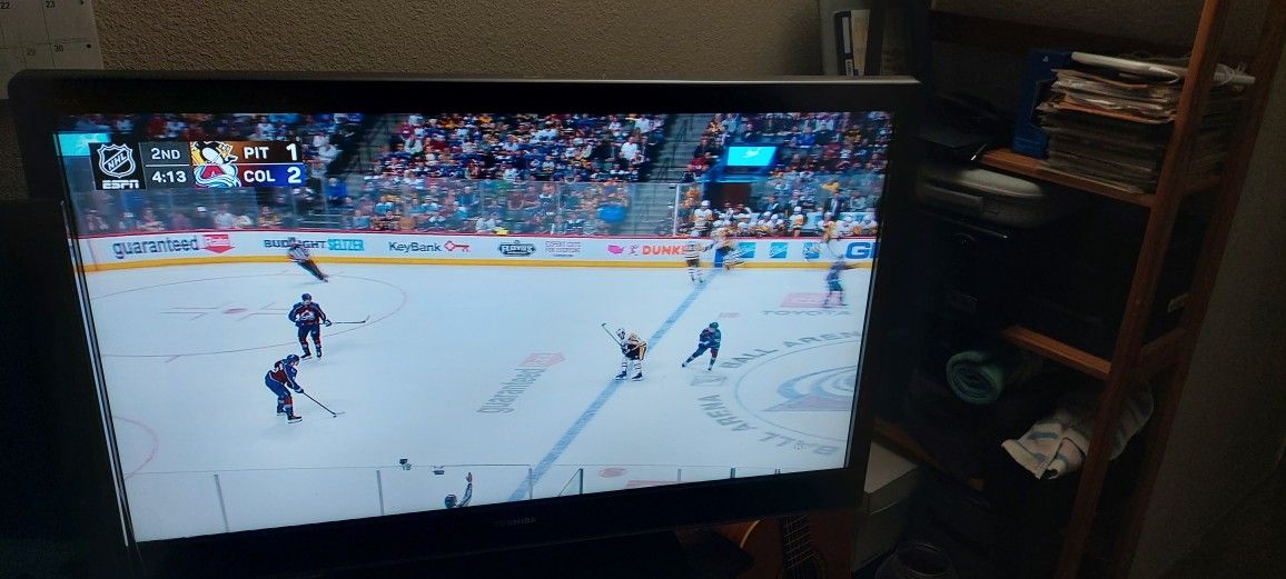 Toshiba Regza 42RV530U 42" Inch 1080 LCD TV With Remote