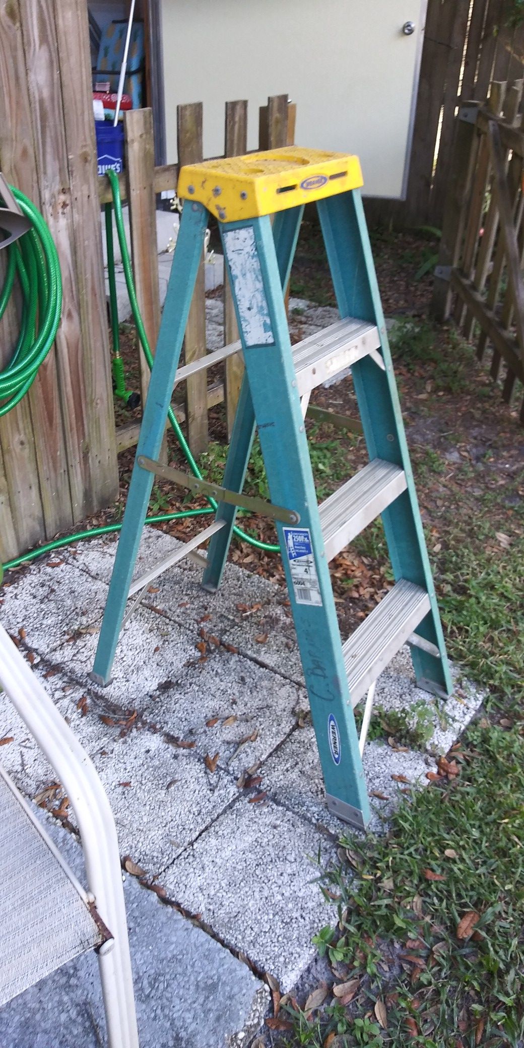 4Ft Fiberglass Ladder