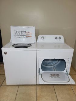 Whirlpool Washer and electric Dryer Set