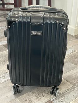 New Prestige Black Hard Shell Spinner Suitcase Luggage. 14.5” x 9” x 20”