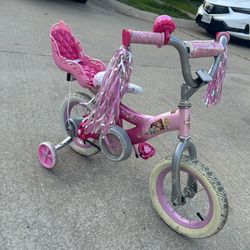 Girls trycicle with chair