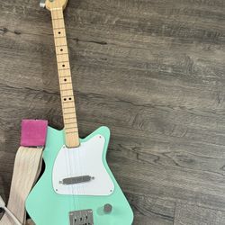 Loog mini guitar 