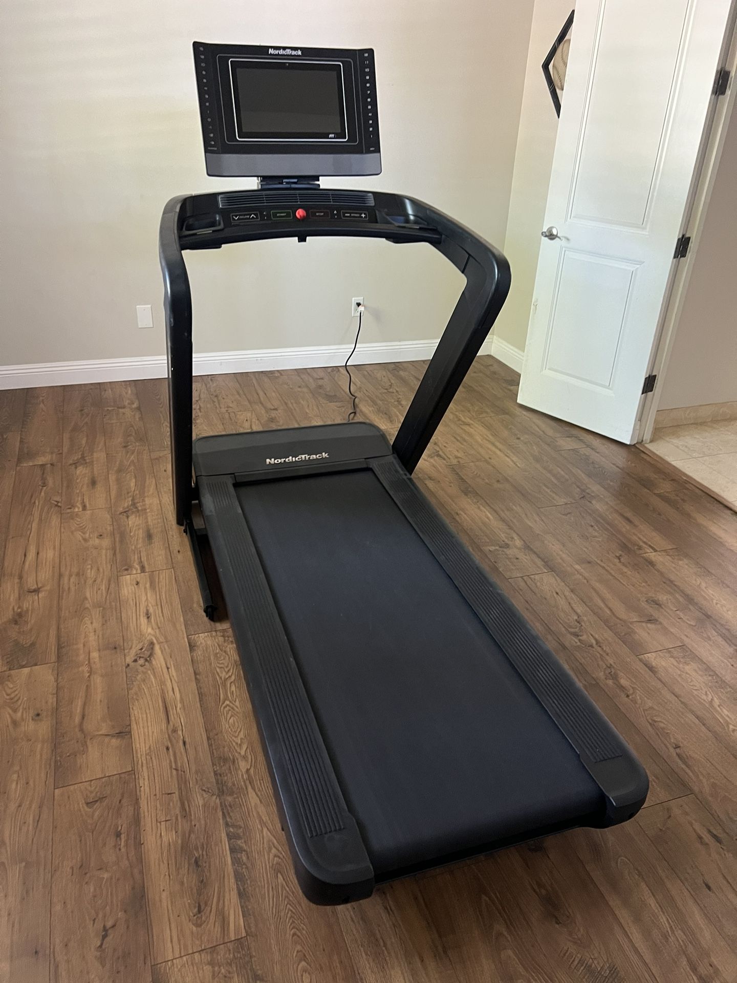NordicTrack Commercial 1750 $1000