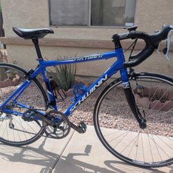 700x23c.. SCHWINN FASTBACK UNISEX ROAD RACING BIKE. SMALL. . LIKE NEW WITH FRESHLY TUNE UP 👌🏼