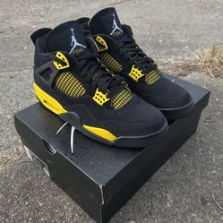 Jordan 4 “Thunder”