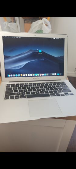 MacBook Air 13-in 8 GB ram 500 GB hard drive w/ charger