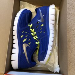 Nike Sneakers Size 5.5 Kids Brand New