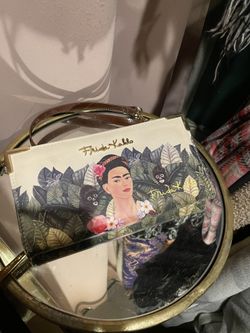 Frida Khalo Long Body cross