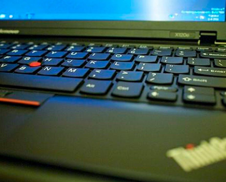 Lenovo i3 laptop webcam HDMI Windows 10 6 gigs of memory