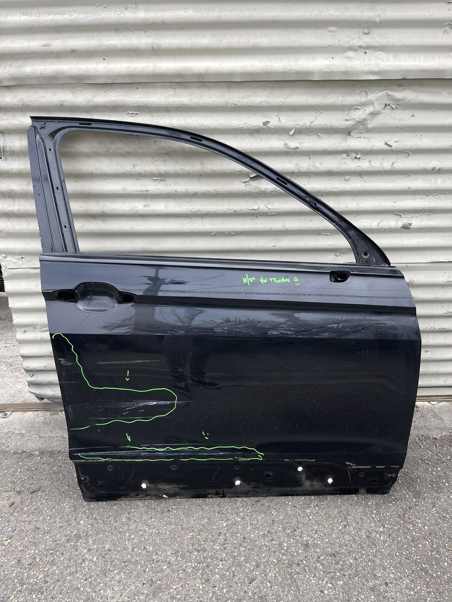 2018 - 2023 Volkswagen Tiguan Right Front Passenger Side Door OEM 5NN831056B