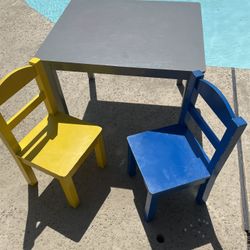 Children Table/ Chairs