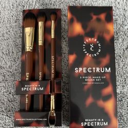 NEW SPECTRUM 3 PIECE MAKEUP BRUSH SET $7!!