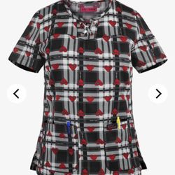 ♥️ Valentine’s Day Betsey Johnson Heart Plaid Clover Lace Women’s 2-Pocket Print Scrub Top Shirt ♥️ 