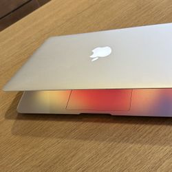 Apple MacBook Air 11” i5/4GB/128GB SSD $180 