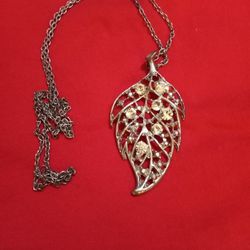 36" Silvertone Leaf With Rhinestones Pendant Necklace