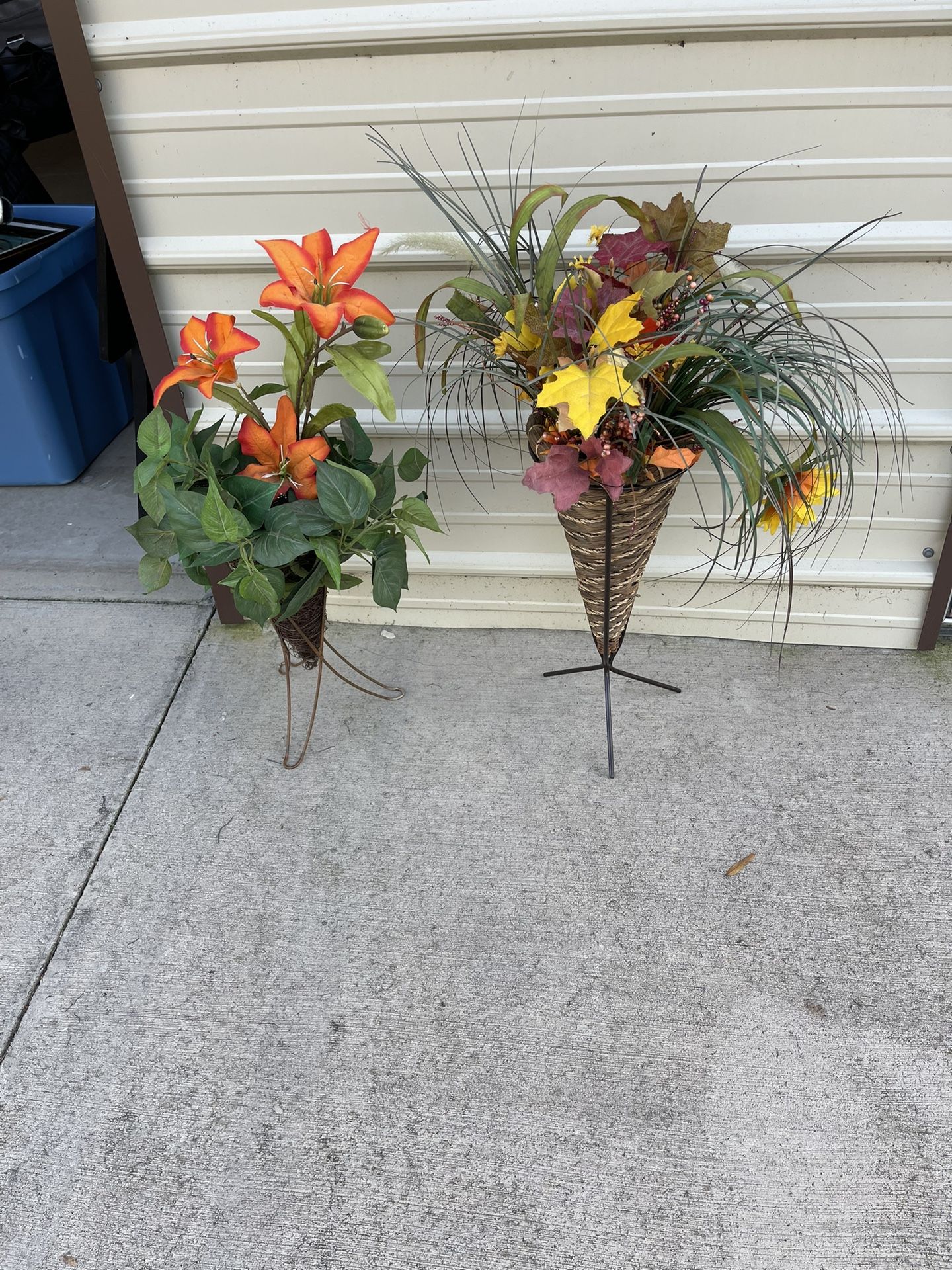 Flower decor $15 for the pair