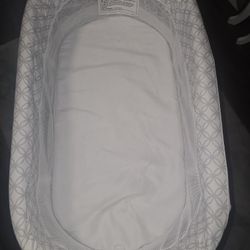 Delta Children Bassinet 